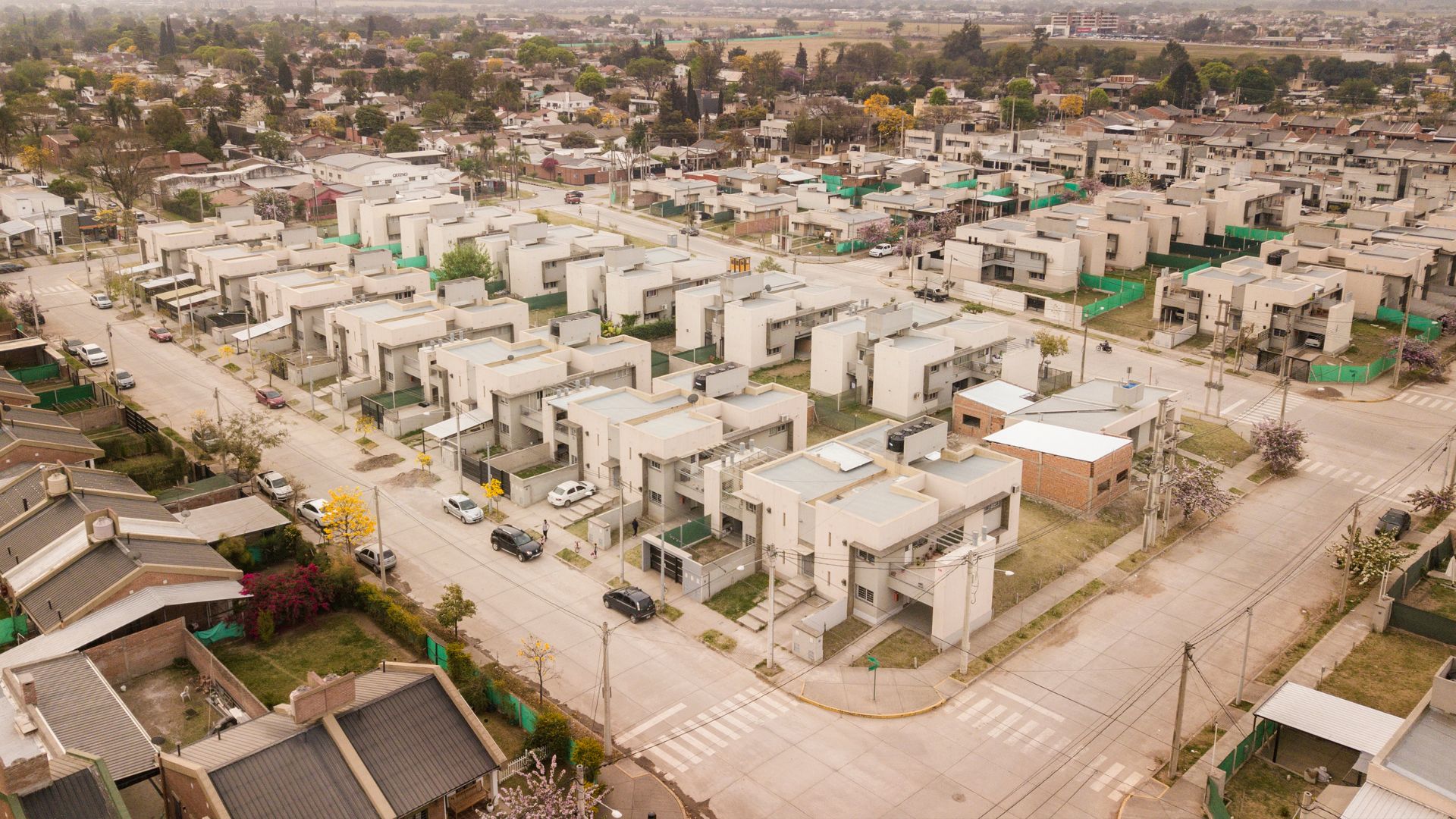 Complejo Empresarial - Oficinas y Servicios