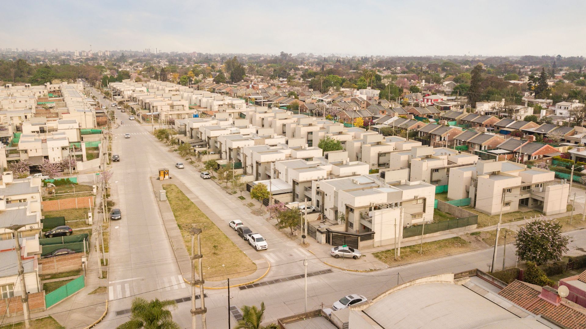 Centro Comercial - Retail y Servicios